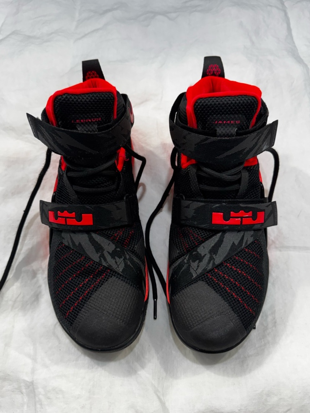Lebron James men’s sneakers size 8